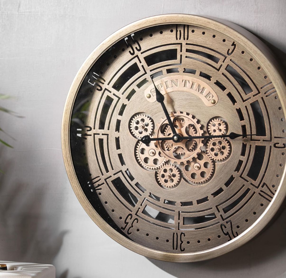 Svelte Luxury Wall Clock With Moving Gear Mechanism (Steel Body)