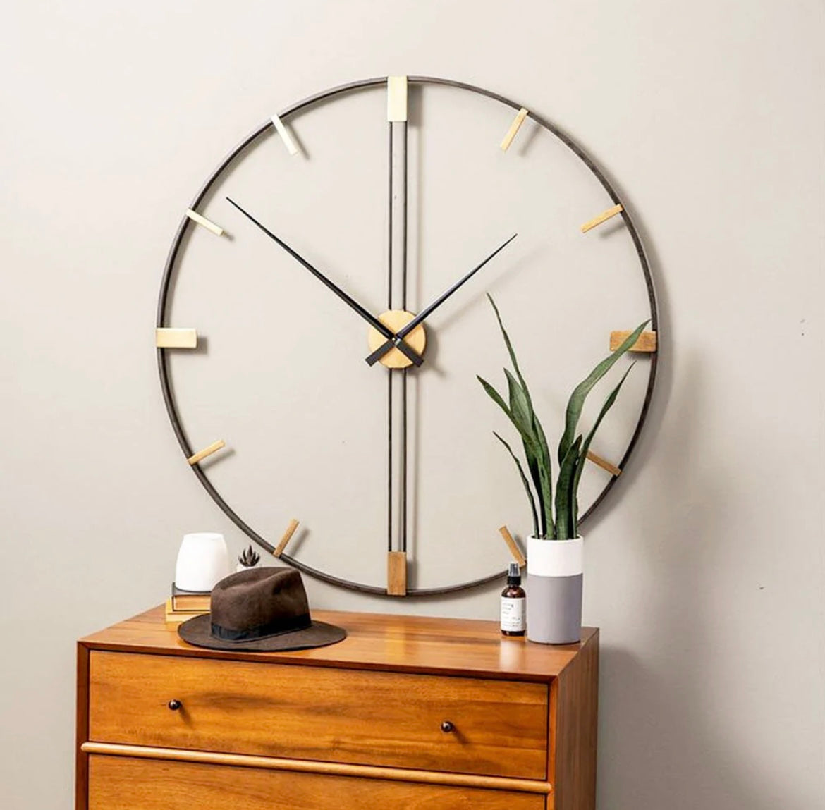 24-Inch Metal Wall Clock - Classic Black Vintage Pattern for Living Room, Bedroom, or Study